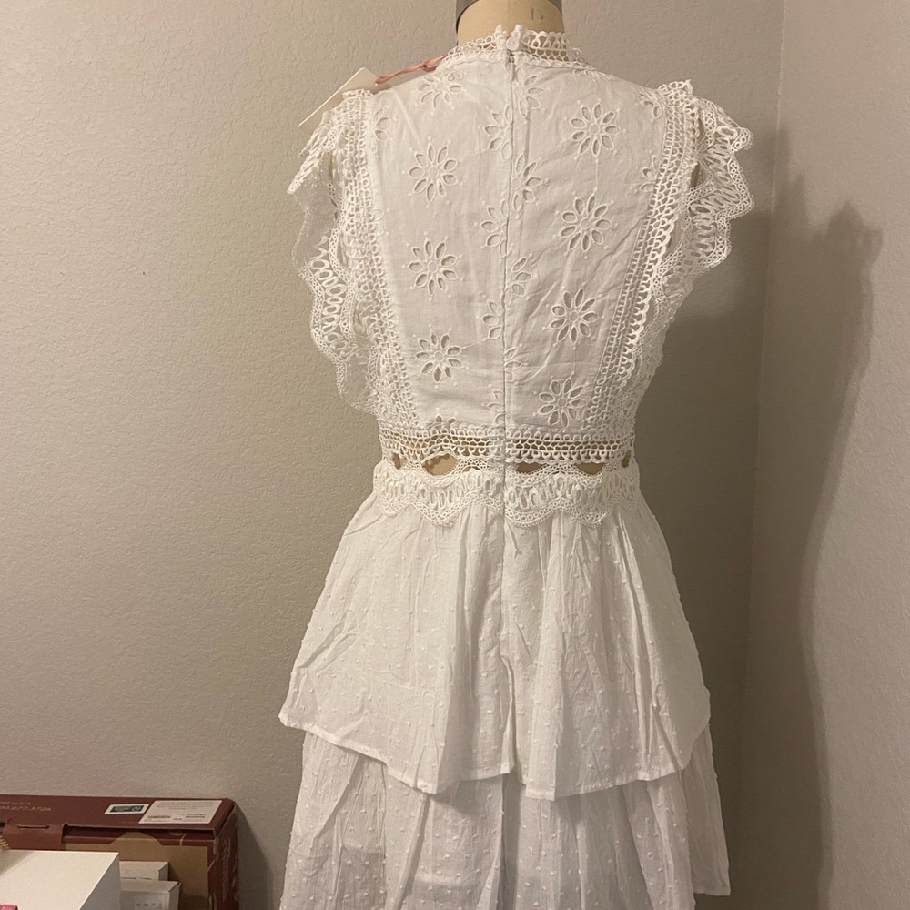 Beautiful White Dress - Picture 4 of 7